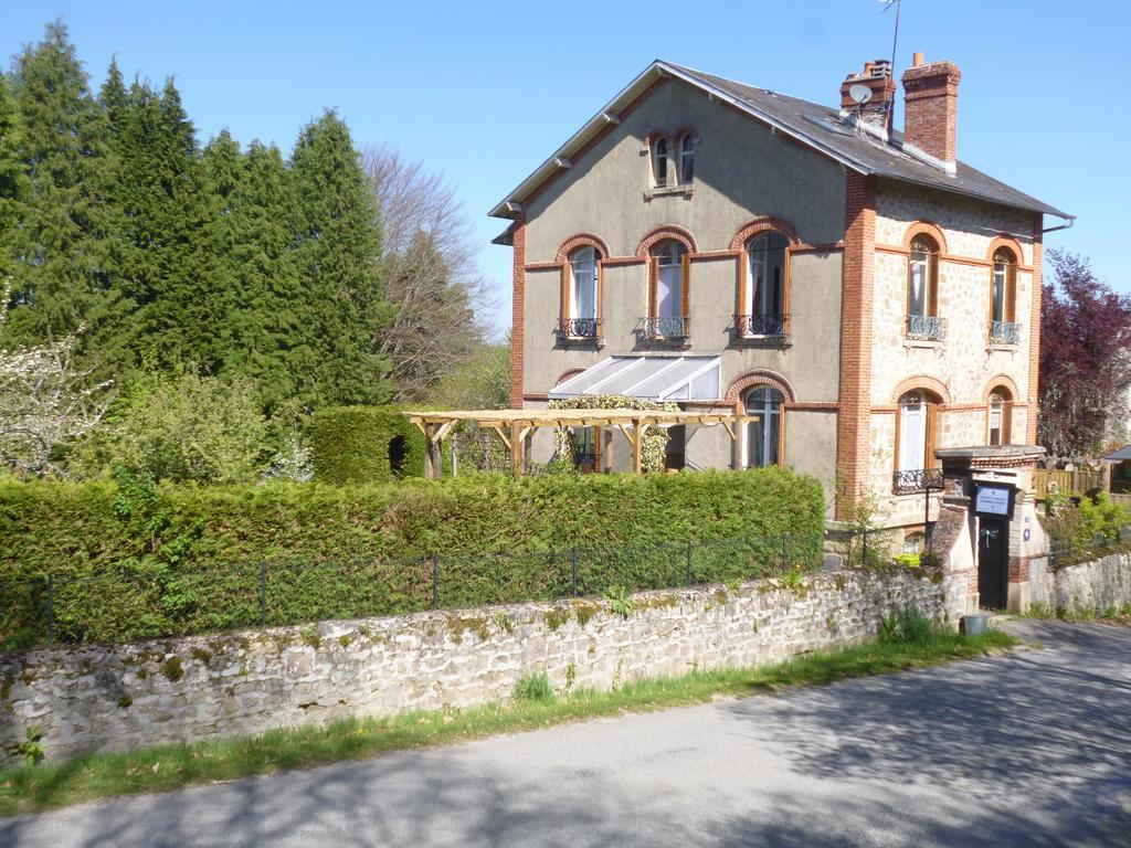 La Maison Du Marchand Peyrat-le-Chateau Exterior photo